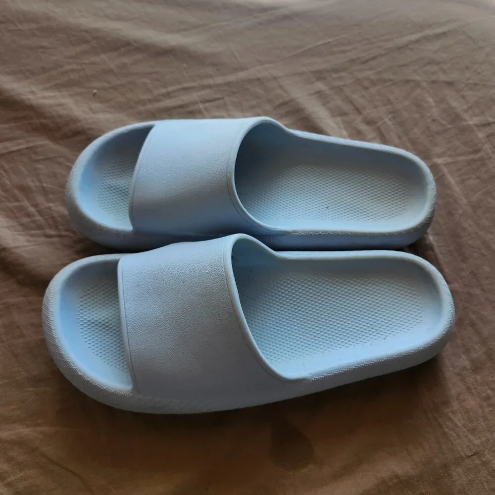 Pillow Slides Anti-Slip Sandals Ultra Soft Cloud Shower Sky Blue US Size 8 - Picture 12 of 12